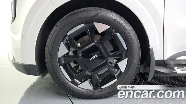 Kia Carnival 2023 thumb 5