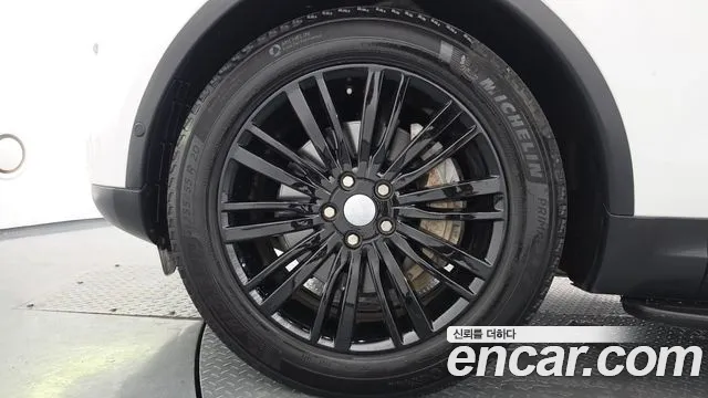 Land Rover Discovery 2020 thumb 5