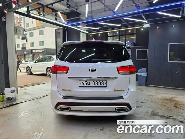 Kia Carnival 2015 thumb 4