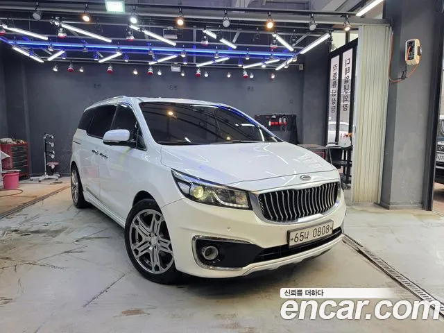 Kia Carnival 2015 thumb 5