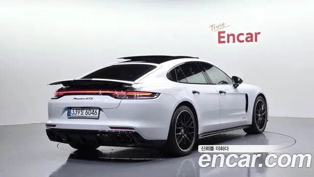 Porsche Panamera 2019 thumb 2