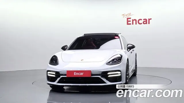 Porsche Panamera 2019 thumb 3