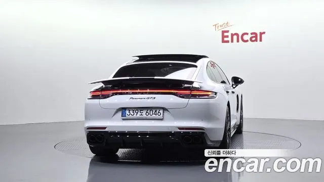 Porsche Panamera 2019 thumb 4