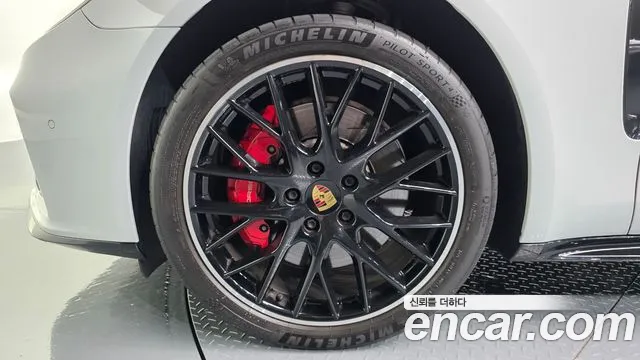 Porsche Panamera 2019 thumb 5
