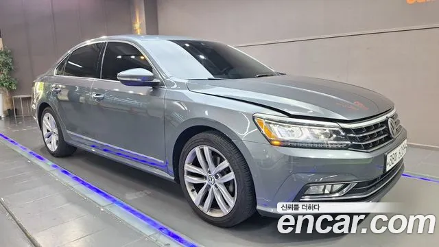 Volkswagen Passat (North America and China) 2018 thumb 2