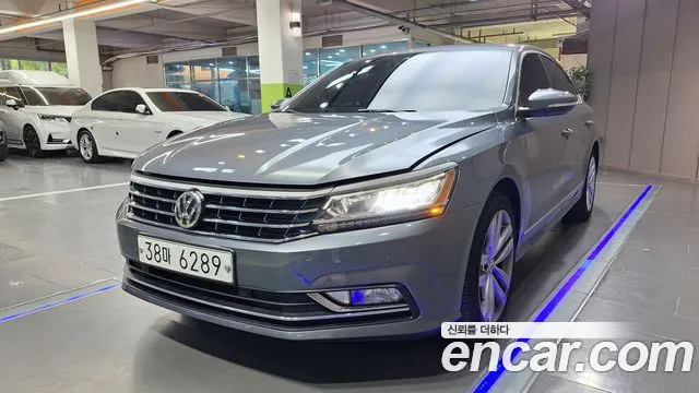 Volkswagen Passat (North America and China) 2018 thumb 3