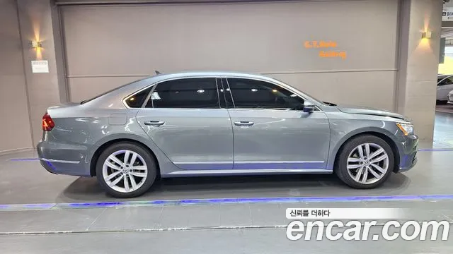 Volkswagen Passat (North America and China) 2018 thumb 5