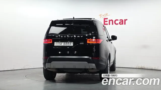 Land Rover Discovery 2018 thumb 3