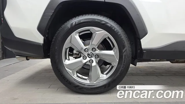 Toyota RAV4 2021 thumb 5