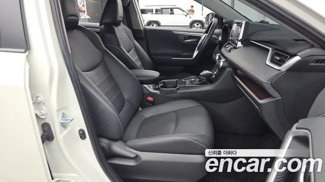 Toyota RAV4 2021 thumb 11