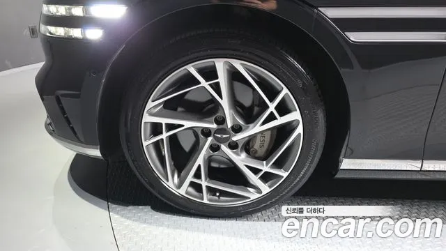 Genesis G90 2022 thumb 5
