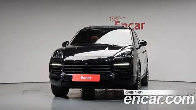 Porsche Cayenne 2019 thumb 2