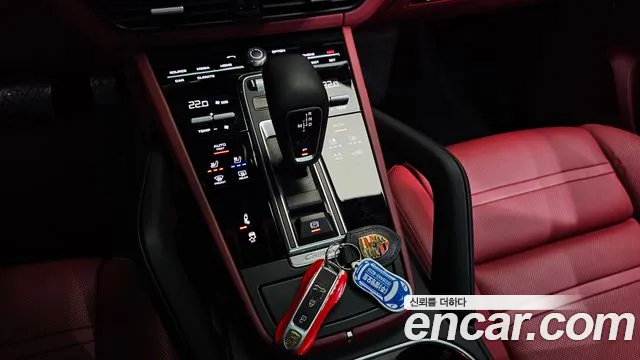Porsche Cayenne 2019 thumb 8
