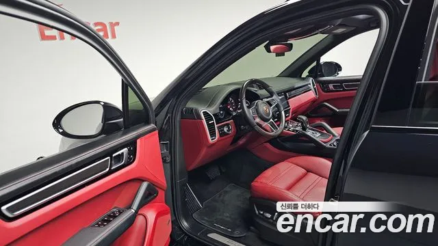Porsche Cayenne 2019 thumb 9