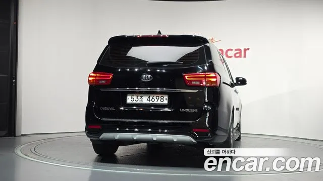 Kia Carnival 2018 thumb 3