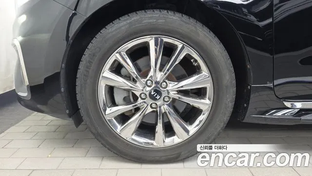 Kia Carnival 2018 thumb 4