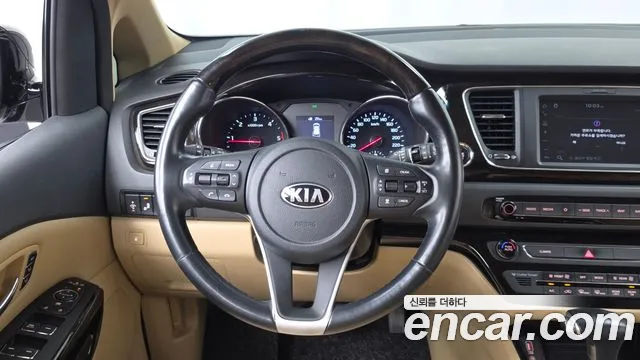 Kia Carnival 2018 thumb 12