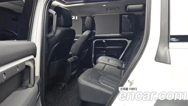 Land Rover Defender 2021 thumb 11