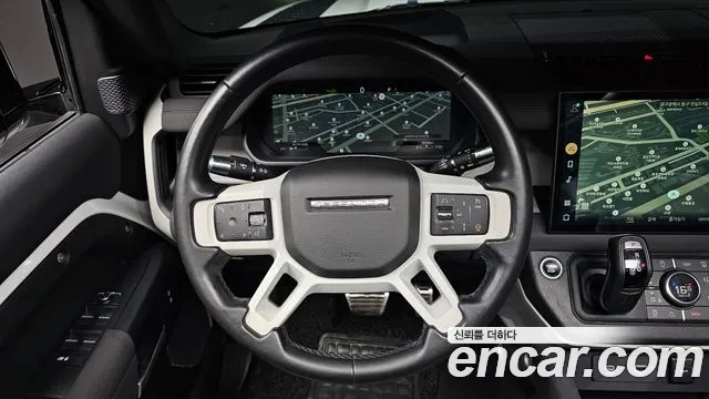 Land Rover Defender 2021 thumb 12