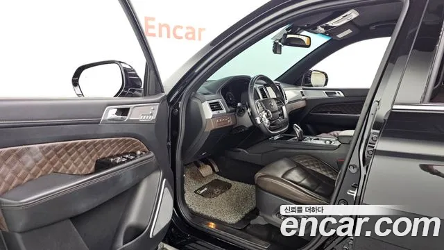 KG_Mobility_Ssangyong Rexton 2023 thumb 10