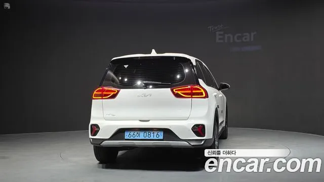 Kia Niro 2023 thumb 4