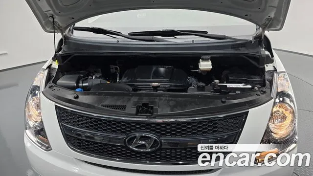Hyundai Starex 2015 thumb 5