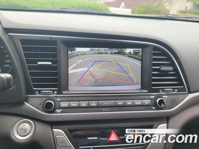Hyundai Avante 2017 thumb 11