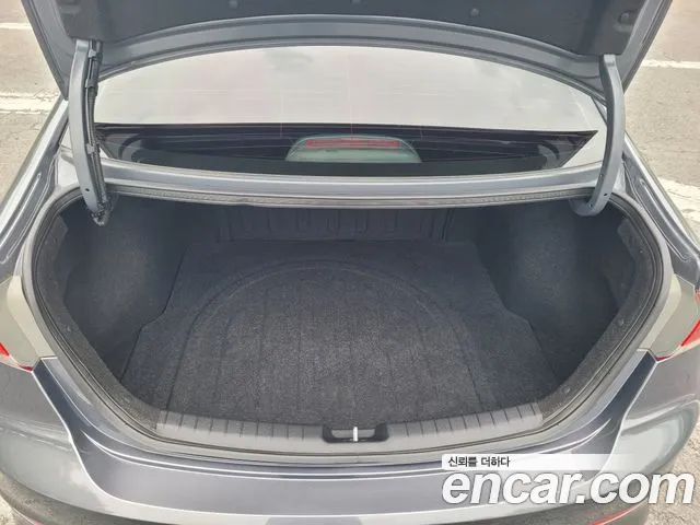 Hyundai Avante 2017 thumb 12