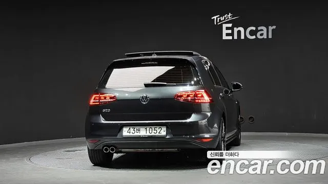 Volkswagen Golf Sportsvan 2014 thumb 4