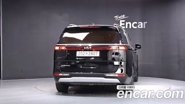 Kia Carnival 2022 thumb 4