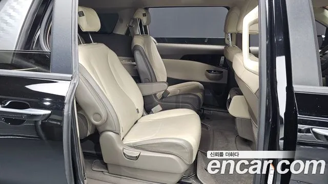 Kia Carnival 2022 thumb 11