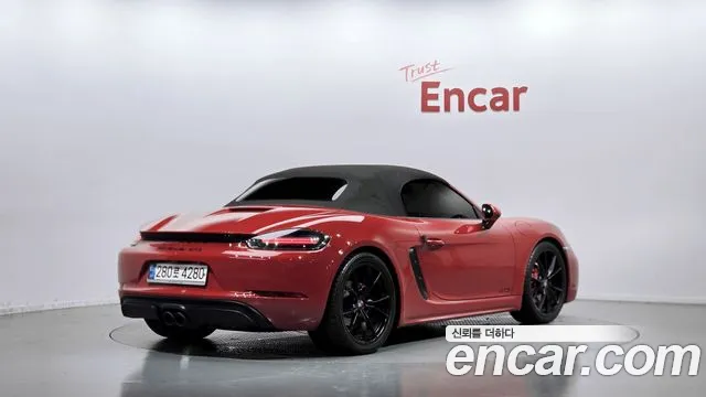 Porsche Cayman 2018 thumb 2