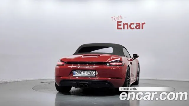 Porsche Cayman 2018 thumb 4