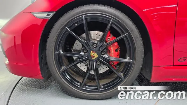Porsche Cayman 2018 thumb 5