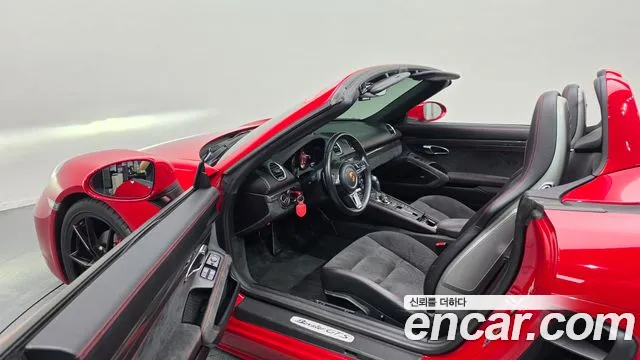 Porsche Cayman 2018 thumb 10
