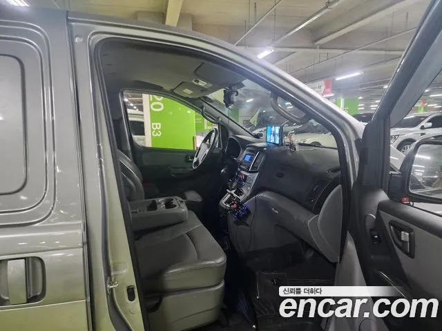 Hyundai Starex 2016 thumb 9