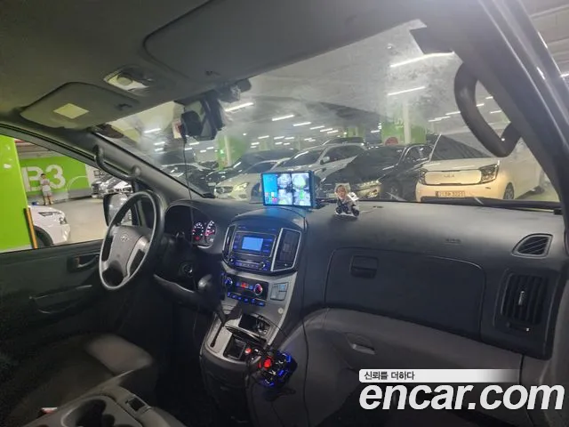 Hyundai Starex 2016 thumb 10