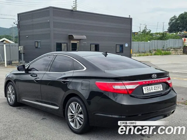 Hyundai Grandeur 2015 thumb 6