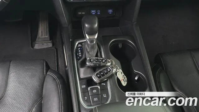 Hyundai Santa Fe 2018 thumb 9