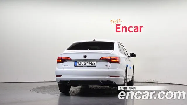 Volkswagen Jetta 2021 thumb 4