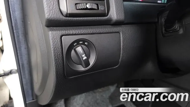 KG_Mobility_Ssangyong Rexton 2013 thumb 12