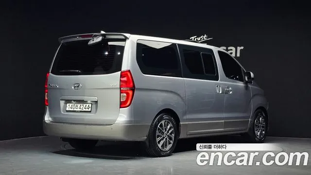 Hyundai Starex 2019 thumb 2