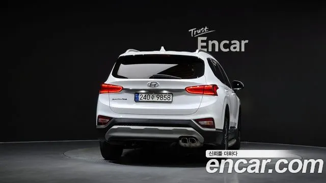 Hyundai Santa Fe 2019 thumb 4