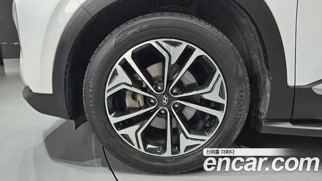 Hyundai Santa Fe 2019 thumb 5