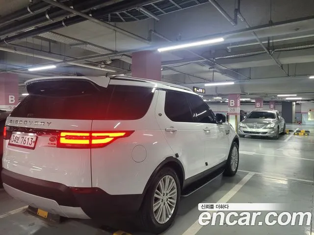 Land Rover Discovery 2018 thumb 2