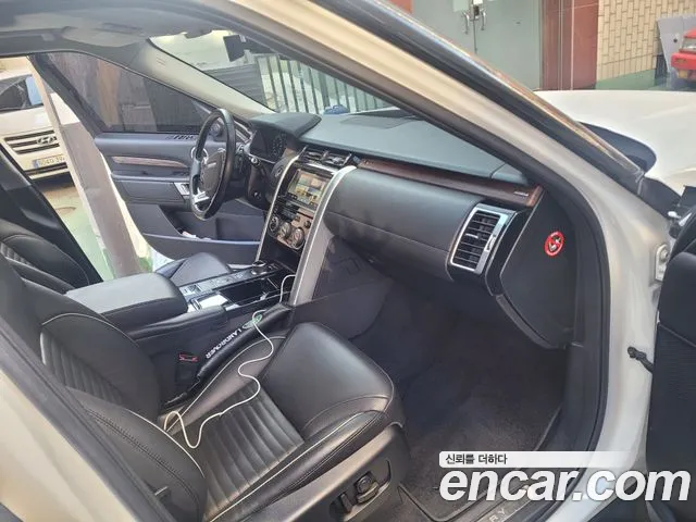 Land Rover Discovery 2018 thumb 6