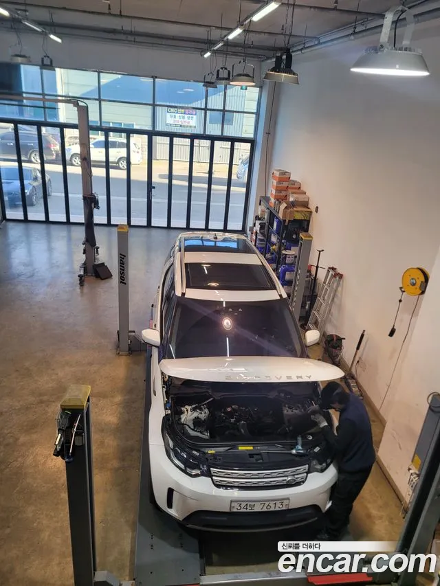 Land Rover Discovery 2018 thumb 7