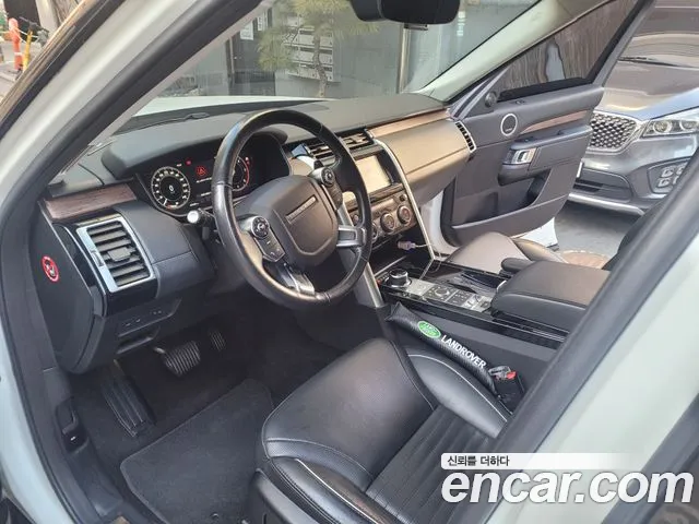 Land Rover Discovery 2018 thumb 8