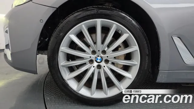 BMW 5-Series 2022 thumb 5