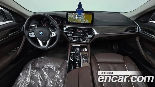 BMW 5-Series 2022 thumb 7